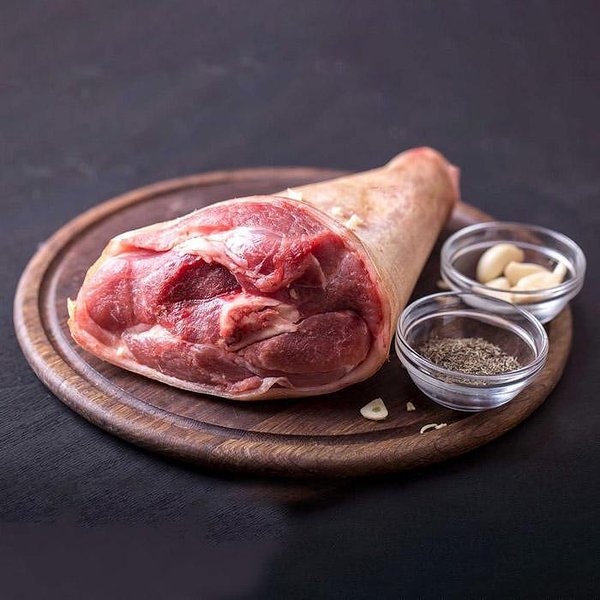 Свински преден джолан с кост и кожа